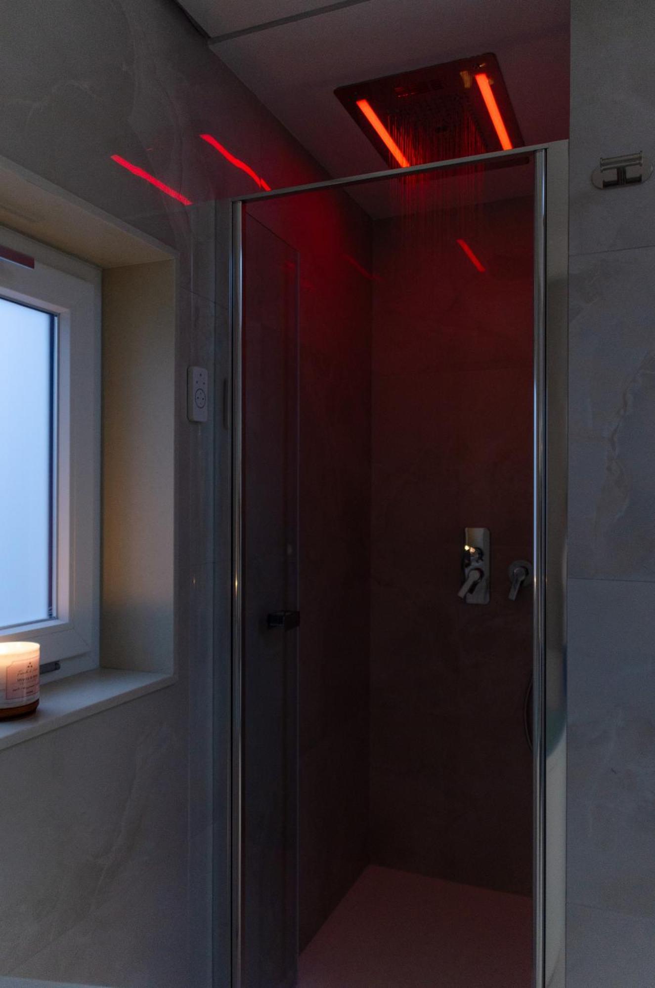 Apulialux - San Lorenzo Luxury Apartment Con Jacuzzi In Centro Brindisi Exterior photo