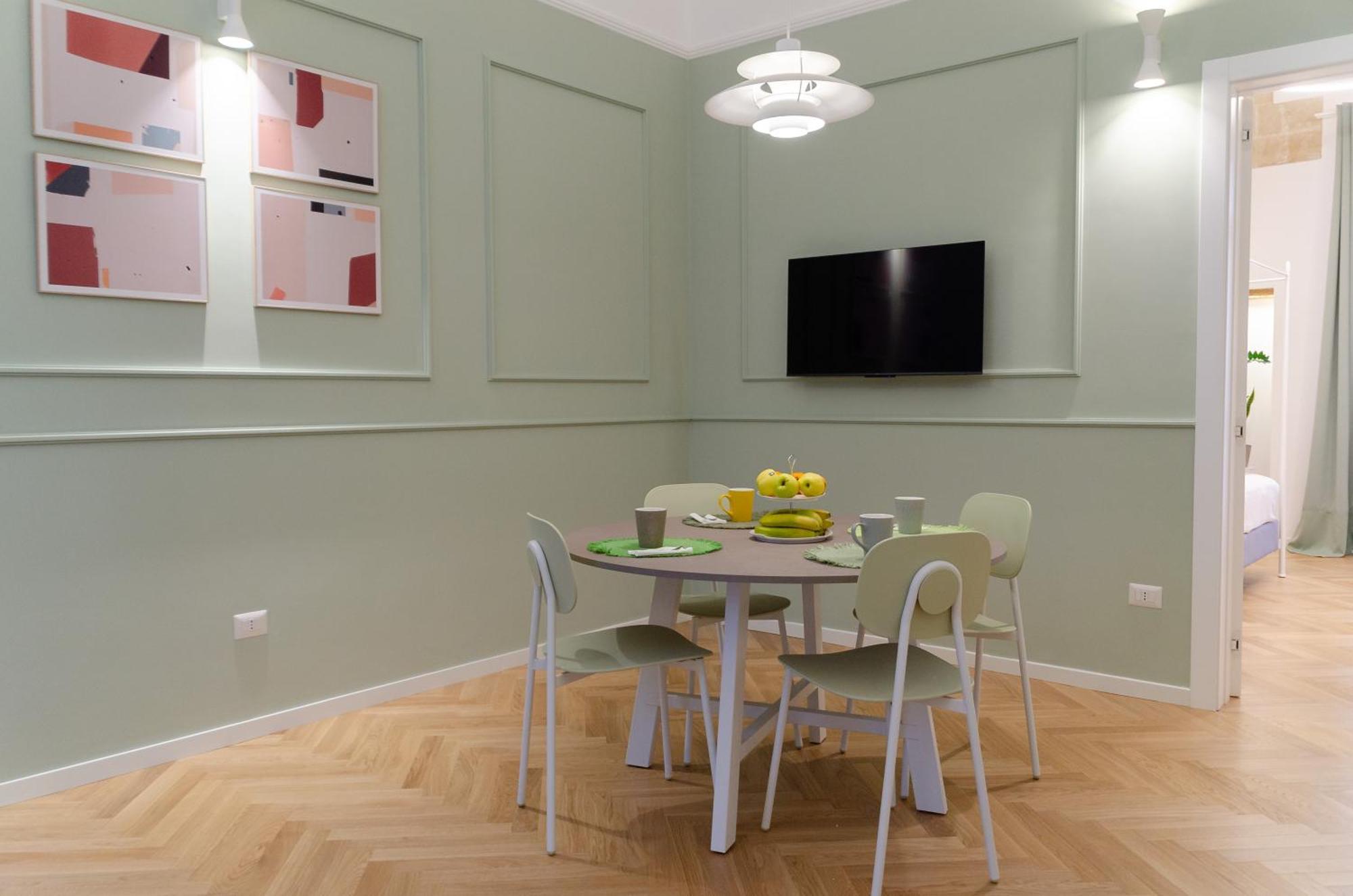 Apulialux - San Lorenzo Luxury Apartment Con Jacuzzi In Centro Brindisi Exterior photo