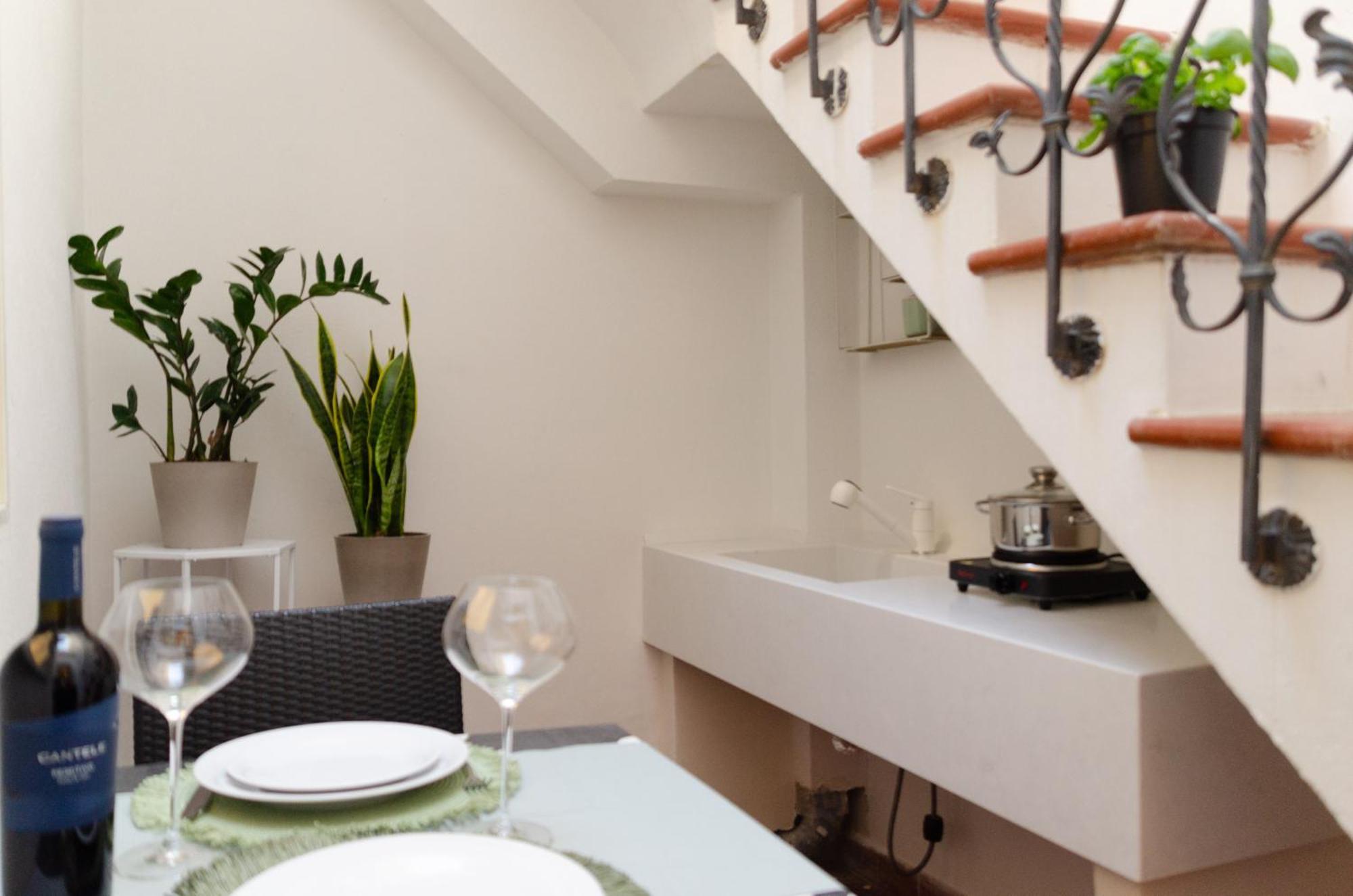 Apulialux - San Lorenzo Luxury Apartment Con Jacuzzi In Centro Brindisi Exterior photo