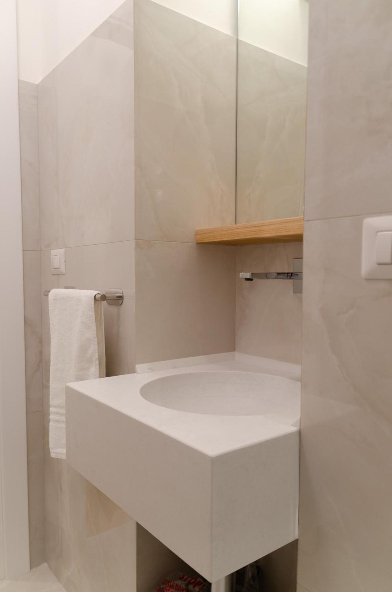 Apulialux - San Lorenzo Luxury Apartment Con Jacuzzi In Centro Brindisi Exterior photo